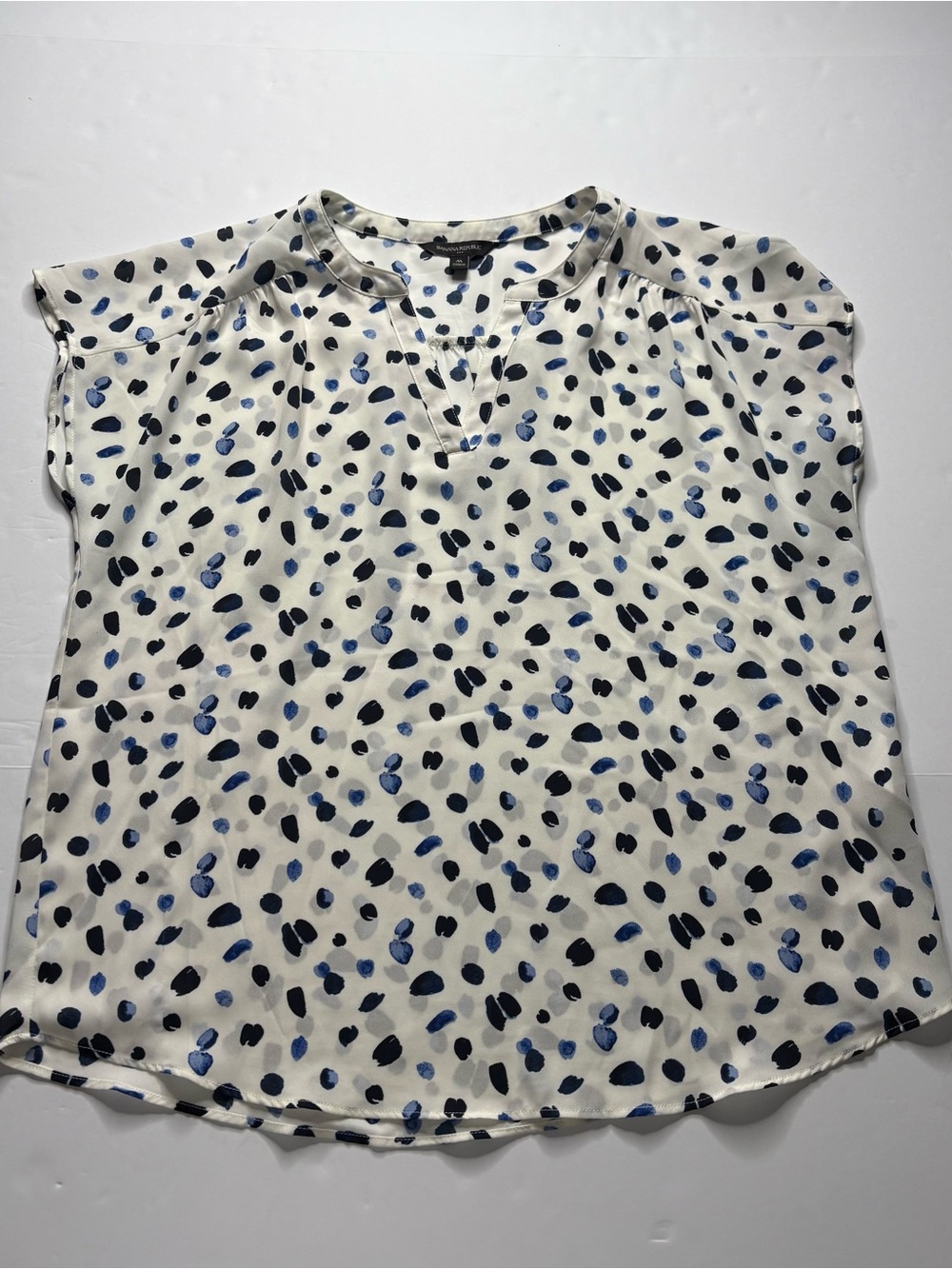 Banana Republic Cream Split-Neck Cap Sleeve Blouse with Blue & Black Spot Print